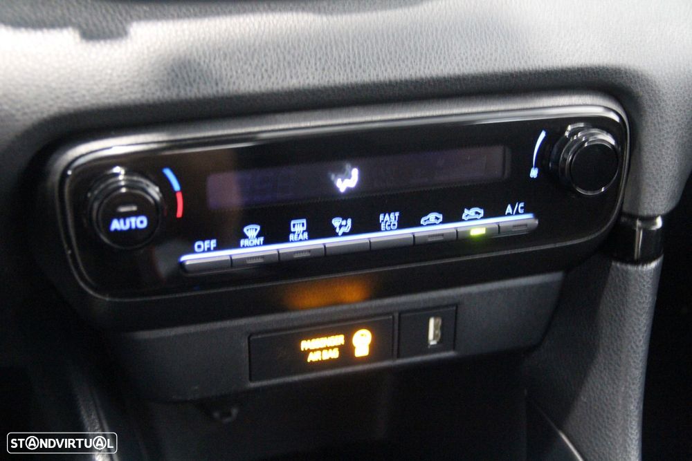 Toyota Yaris 1.5 HDF Comfort - 19