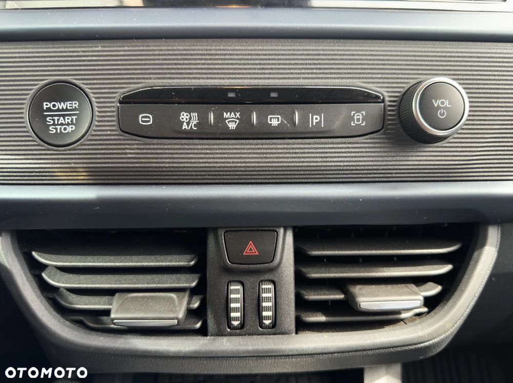 Ford Tourneo Courier 1.0 EcoBoost Active - 23