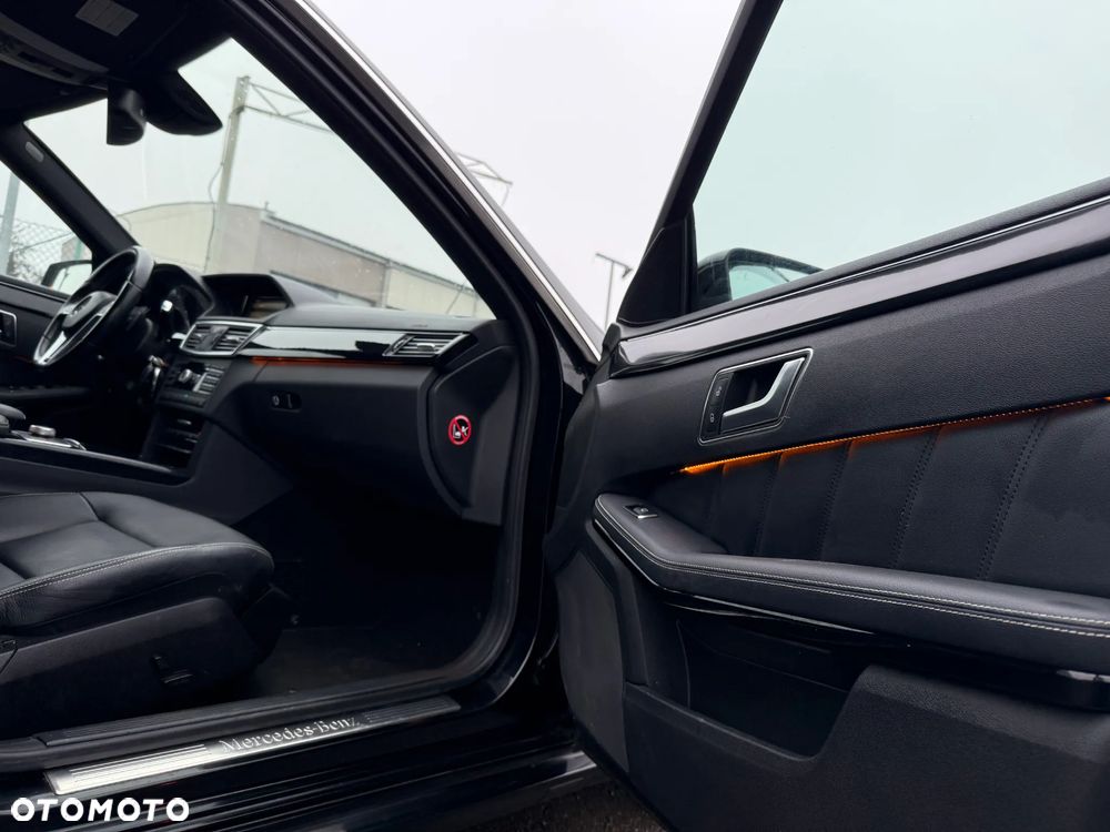 Mercedes-Benz Klasa E 350 4Matic 7G-TRONIC - 29