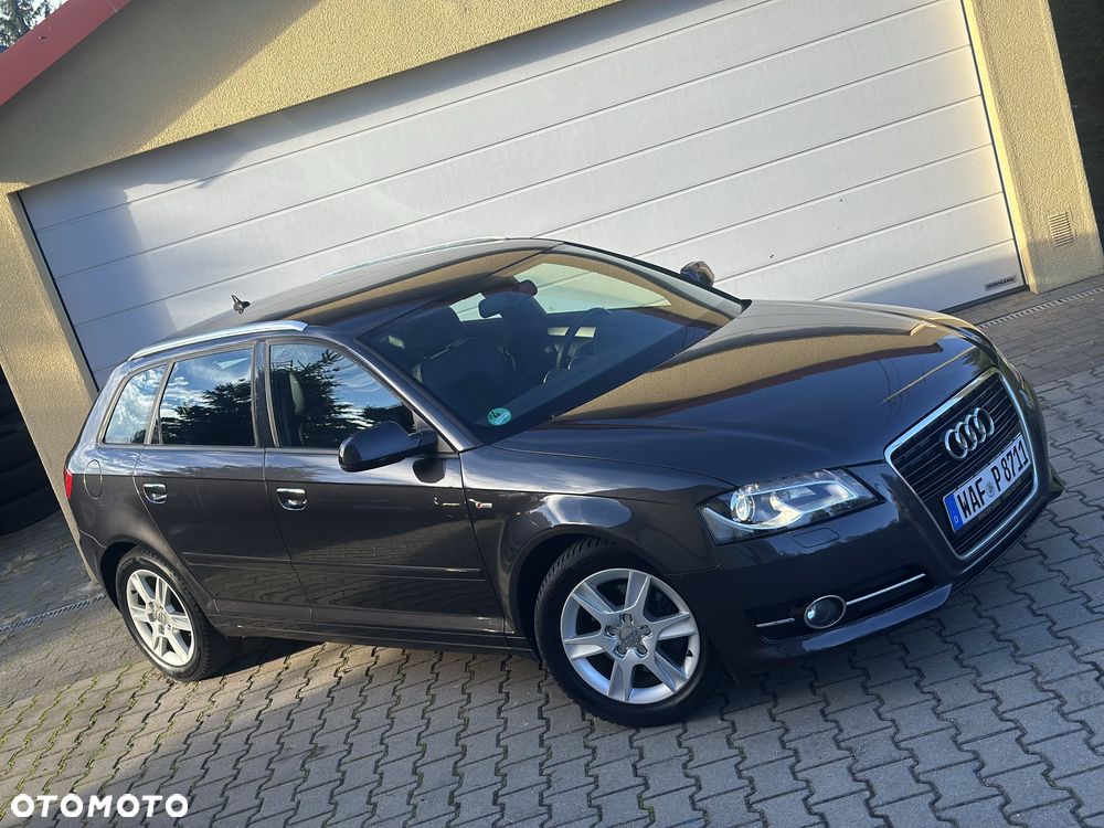 Audi A3 Sportback - 1