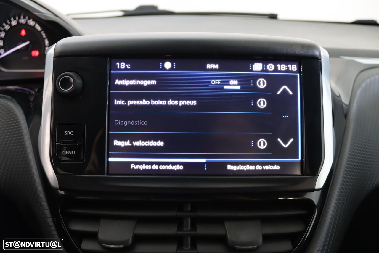 Peugeot 2008 1.5 BlueHDi Signature - 25