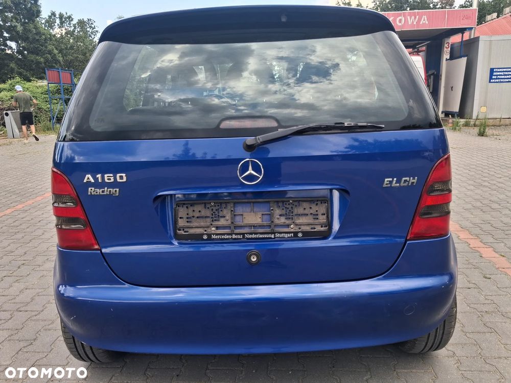 Mercedes A160 ELCH A klasa W168 silnik 1.6 Benzyna 166.930 skrzynia biegów drzwi klapa maska zderzak błotnik lakier 933 Tiefseeblau / Deep Sea Blue alternator listwa wtryskowa przepustnica przepływomierz alternator maglownica wahacz pompa wspomagania sprężarka klimatyzacji cewka wentylator sterownik stacyjka moduł silniczek panel przewód wiązka radio fotel fotele tapicerka skórzana skóra boczek podłokietnik szyba zwrotnica EGR chłodnica pas wzmocnienie lusterko lampa reflektor tłumik wydech halogen hak holowniczy klamka belka sanki mcperson amortyzator sprężyna felga zwrotnica blenda mikrostyk kierownica mechanizm zamek zacisk hamulcowy jarzmo klamka włącznik schowek lewarek wybierak osłona łapa poduszka zbiorniczek rura manetki kolektor pompa ABS sprzęgło konsola tunel kratki nawiewu skóra szyberdach NA CZĘŚCI - 11