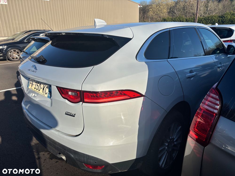 Jaguar F-Pace 2.0 i4D AWD Chequered Flag - 3