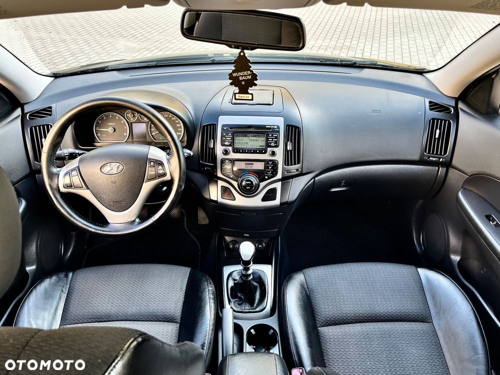 Hyundai i30 i30cw 2.0 Style - 24