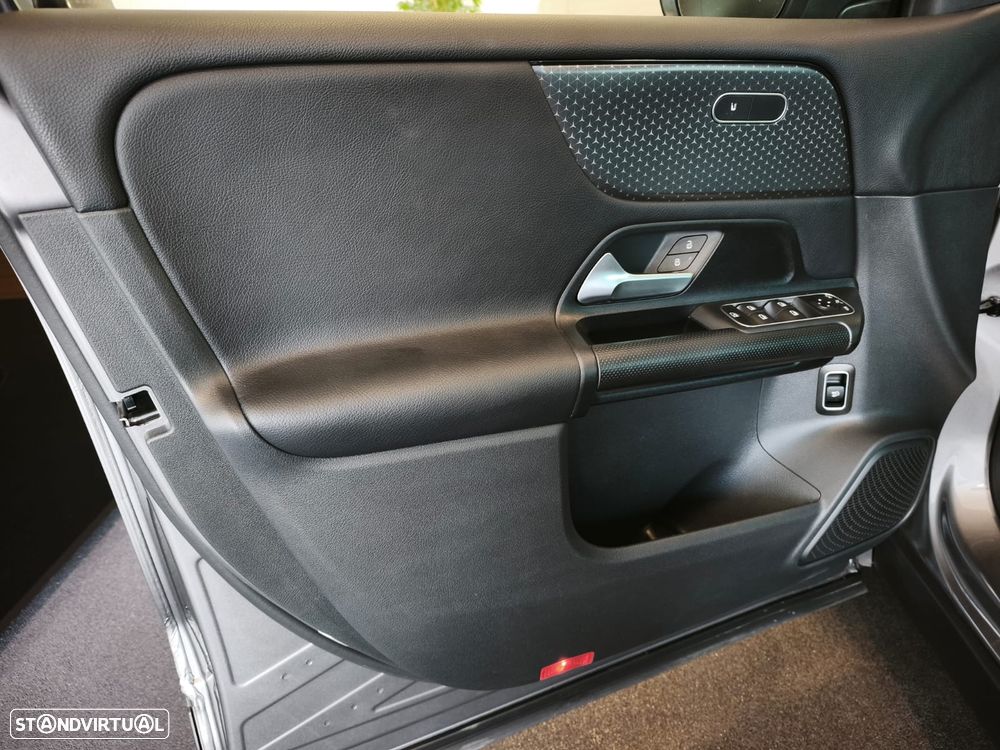 Mercedes-Benz GLB 180 d Progressive - 11