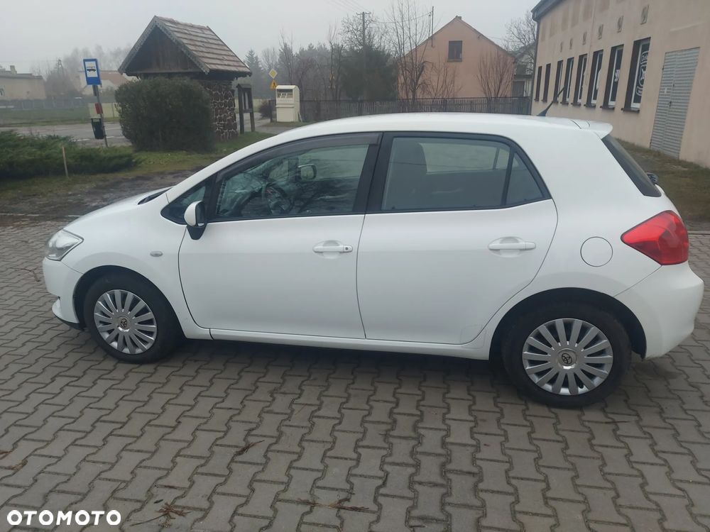 Toyota Auris 1.6 VVT-i Executive - 8