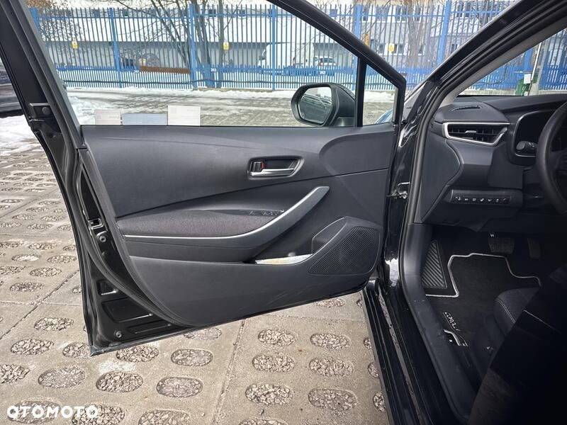 Toyota Corolla 1.8 Hybrid Comfort - 17