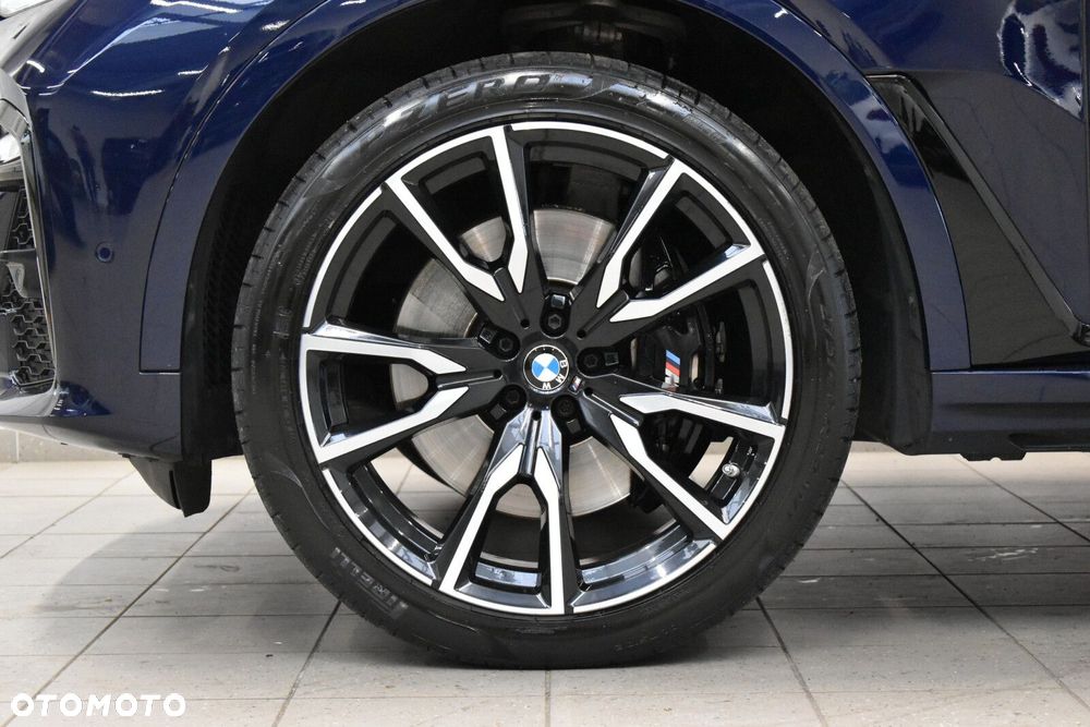 BMW X7 - 7