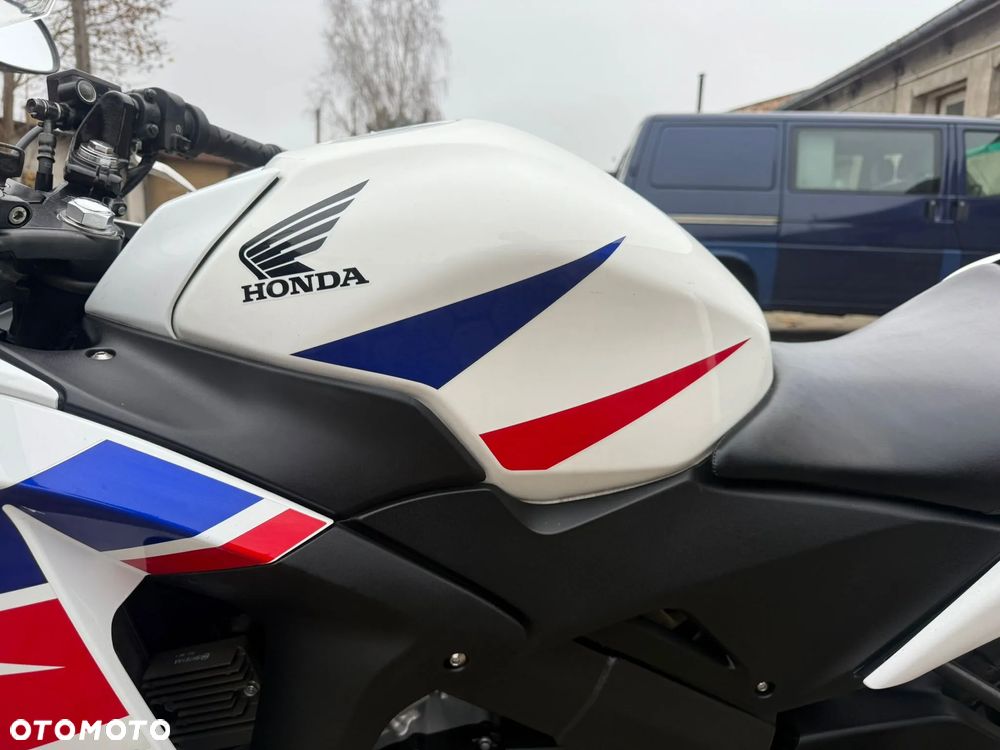 Honda CBR - 19