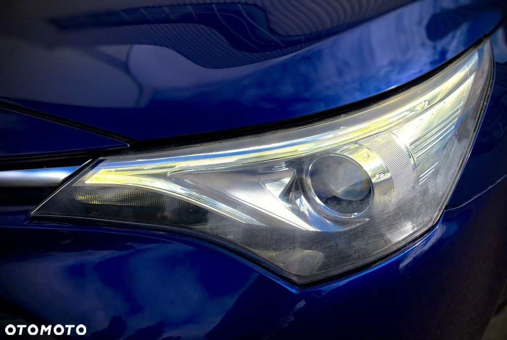 Toyota Avensis 2.0 Premium MS - 8