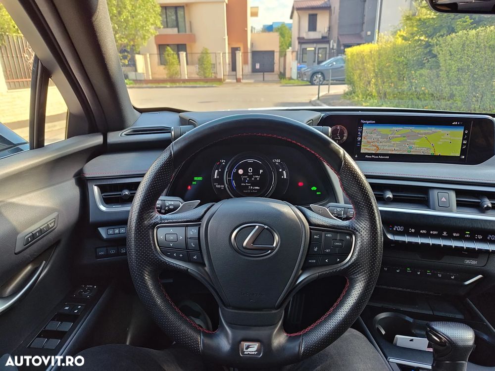 Lexus UX 250h (E-FOUR) F SPORT - 6