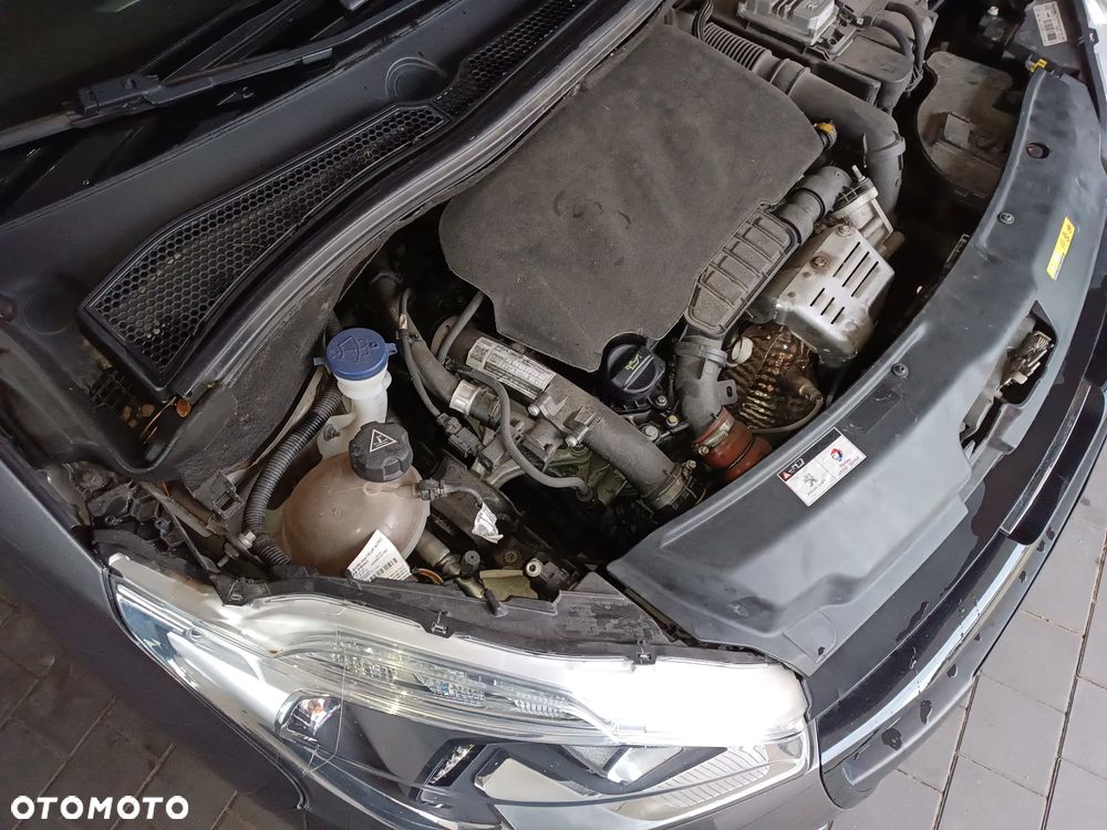 Peugeot 208 - 38