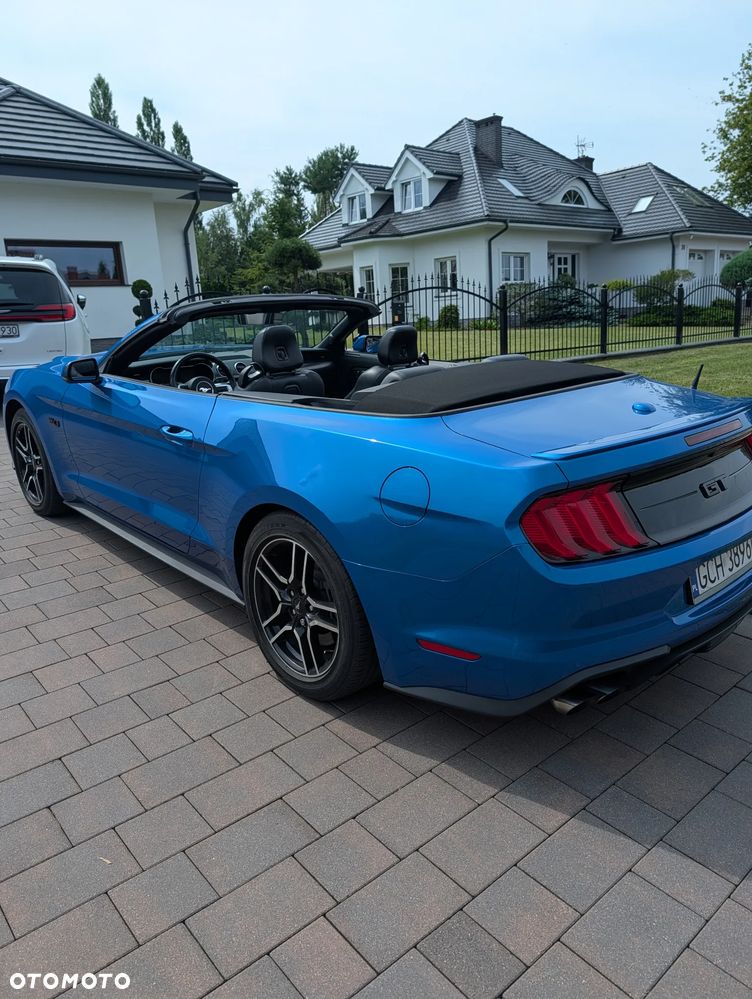 Ford Mustang - 4