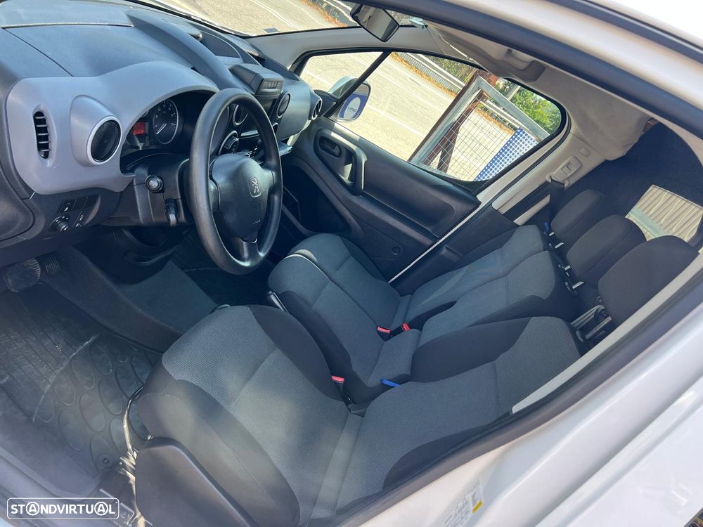 Peugeot e partner van eletrica longa 3 lugares bateria propria - 13