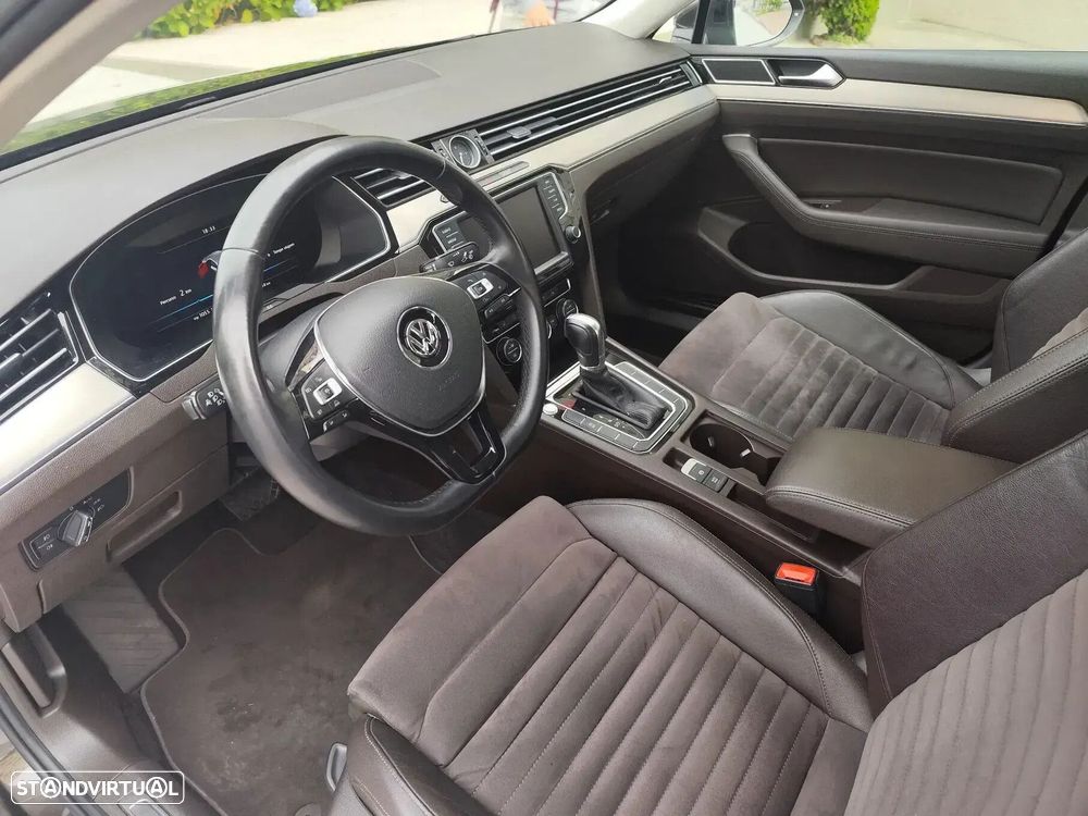 VW Passat 2.0 TDI Highline DSG - 2