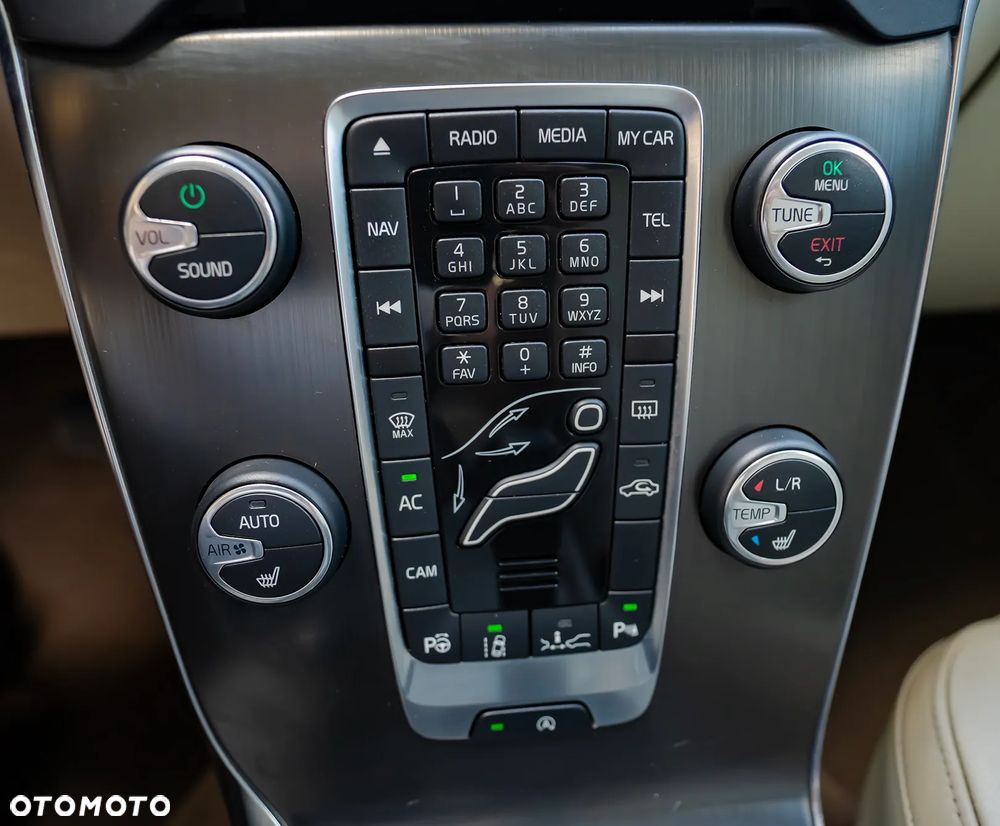 Volvo V40 T4 Powershift Summum - 38