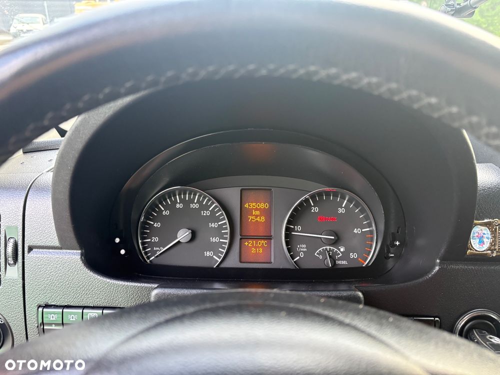 Mercedes-Benz Sprinter - 33
