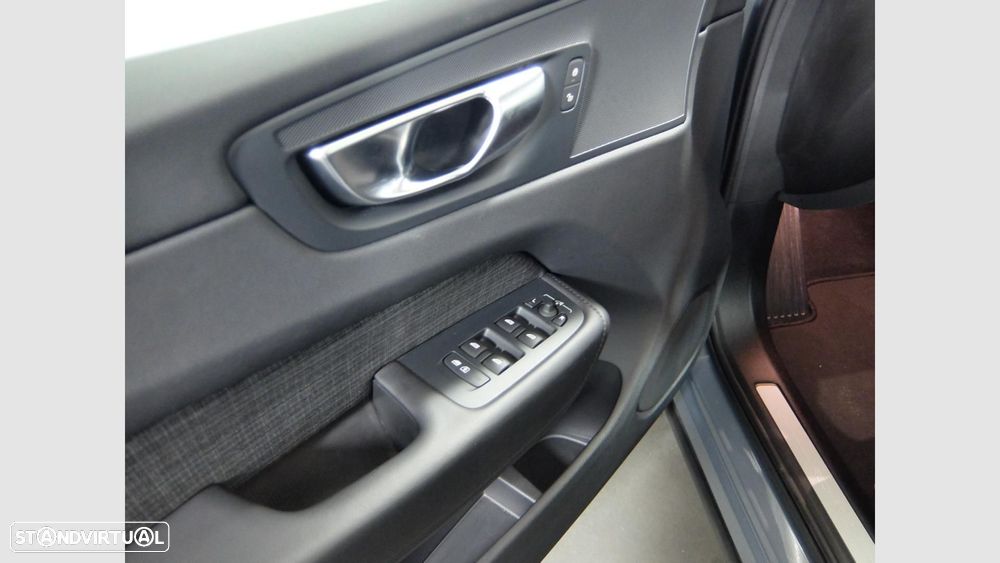 Volvo XC 60 2.0 T6 PHEV Core AWD - 20