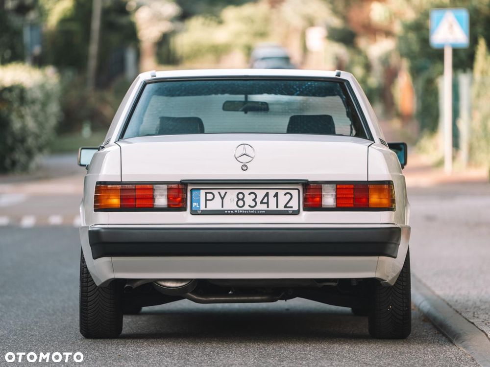 Mercedes-Benz W201 (190) - 5