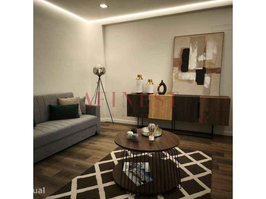 Apartamento T3 reabilitado com varanda - Benfica - Grande imagem: 4/37