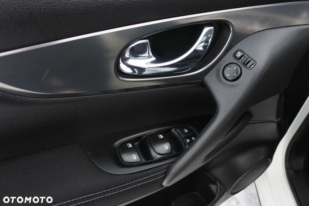 Nissan Qashqai 1.2 DIG-T Xtronic TEKNA - 26