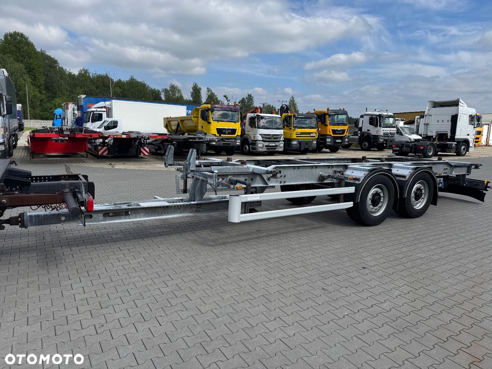 Schmitz Cargobull PRZYCZEPA BDF TANDEM OCYNK mało używana - 1