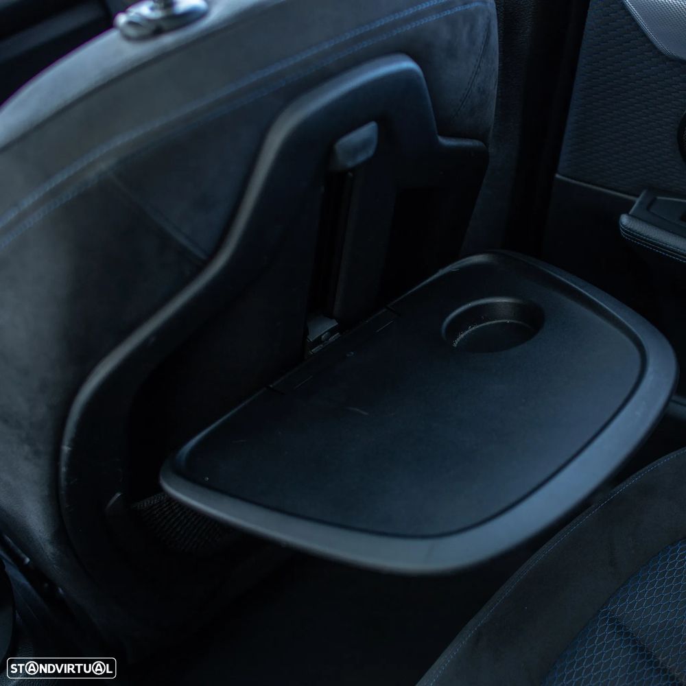 BMW 218 Gran Tourer d 7L Pack M - 13