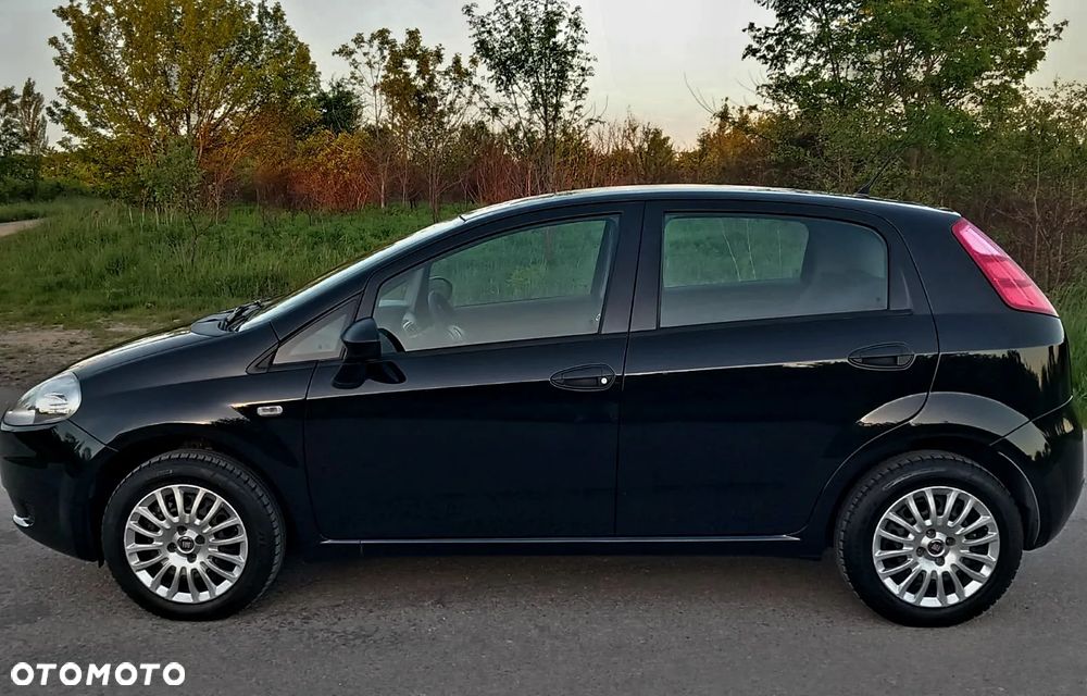 Fiat Grande Punto Actual 1.2 8V Estiva - 11