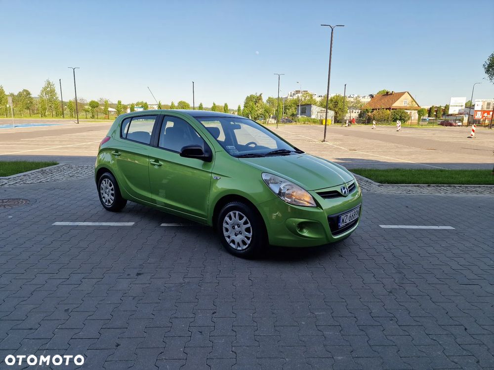 Hyundai i20 - 24