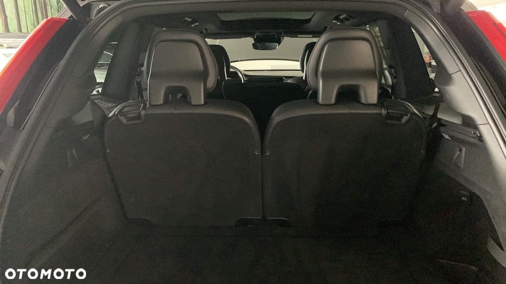 Volvo XC 90 D5 AWD R-Design 7os - 28