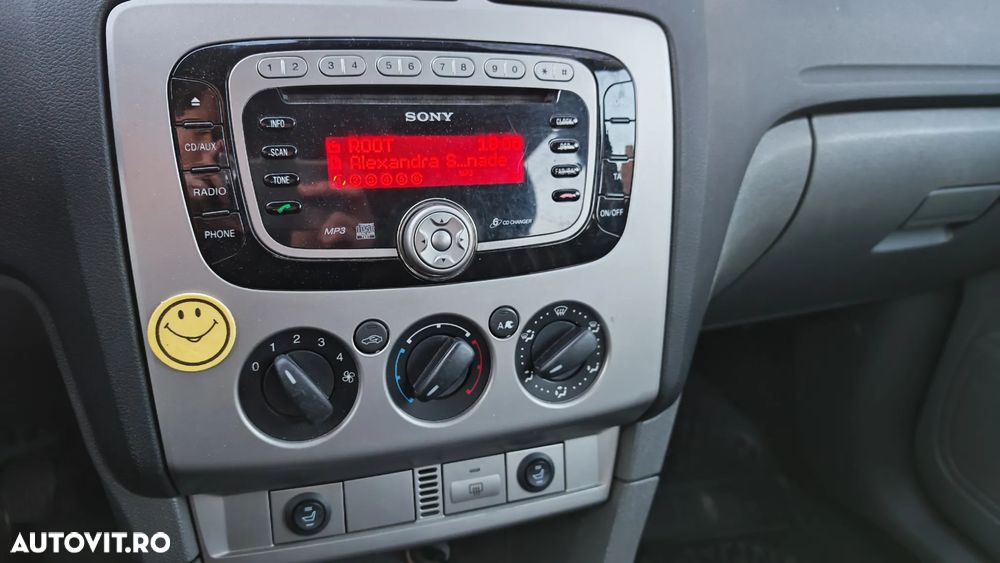 Ford Focus 1.6 TDCi DPF Trend - 8