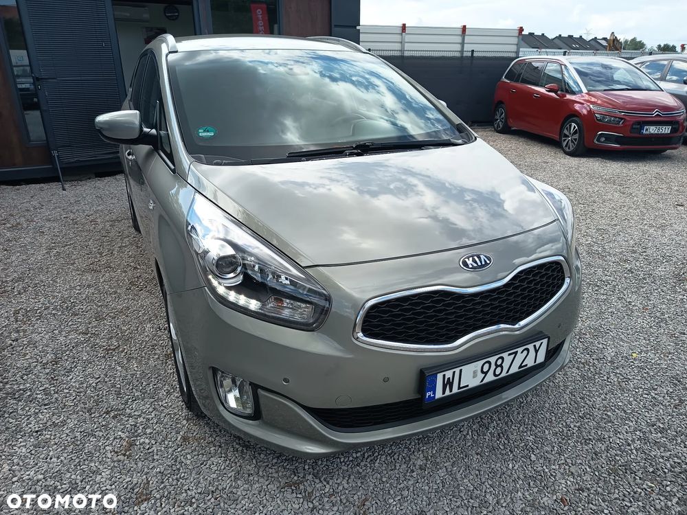 Kia Carens 1.6 GDI Dream-Team Edition - 11
