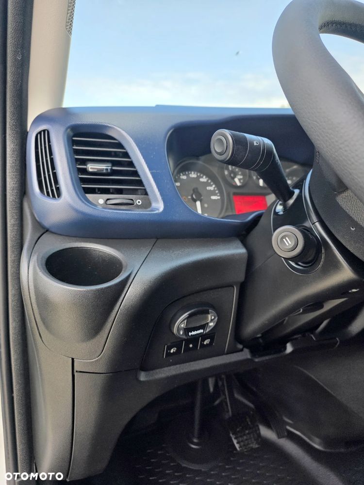 Iveco IVECO 35-180 3.0 HPI 180 KONNY KONTENER 4.2 M WINDA KLIMA 8 BIEGÓW HIMATIC WEBASTO BLIŹNIAKI DO 3.5 T WINDA - 16