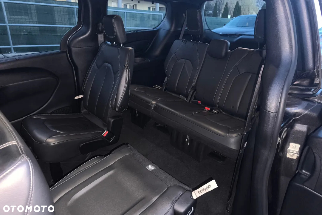Chrysler Pacifica - 10