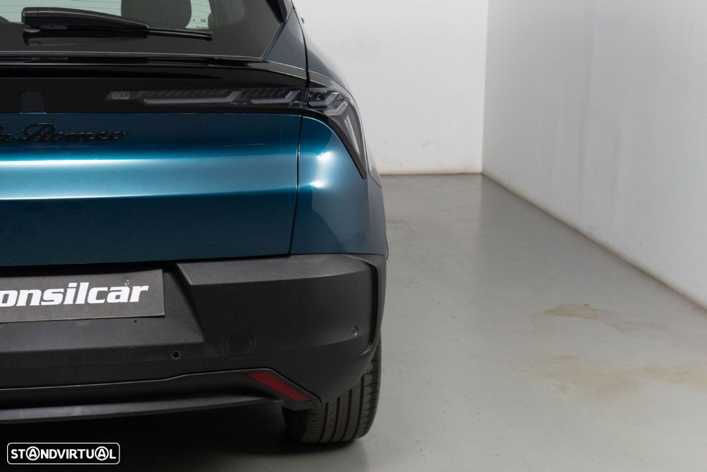 Alfa Romeo Junior Elletrica 50 kWh Launch Edition - 18