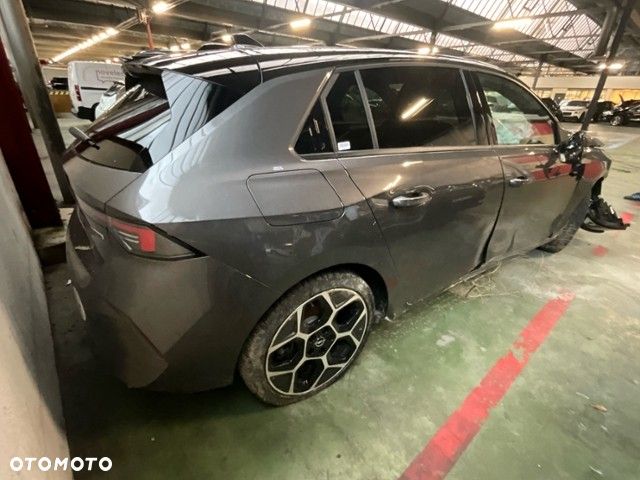 Opel Astra 1.6 T Plug-in Hybrid Edition - 4