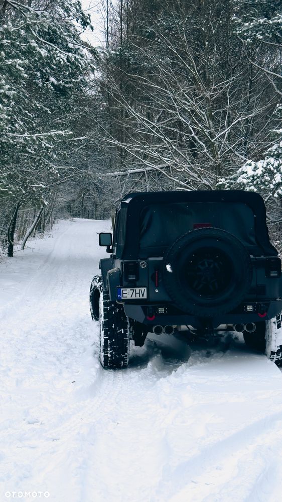 Jeep Wrangler - 11