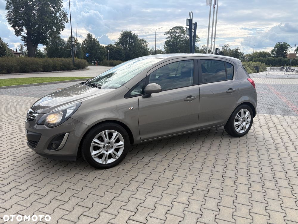 Opel Corsa 1.4 T Cosmo S&S - 11