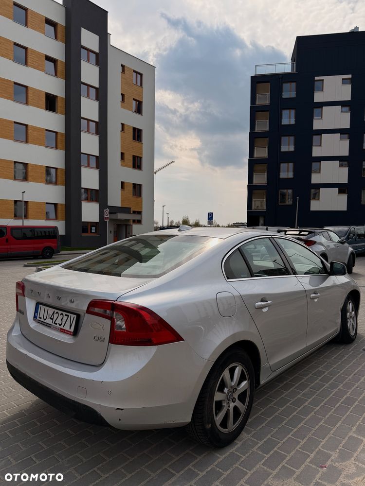 Volvo S60 D3 Momentum - 4