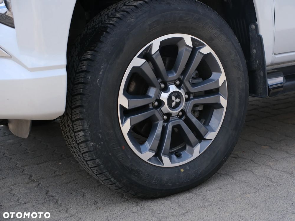 Mitsubishi L200 - 9
