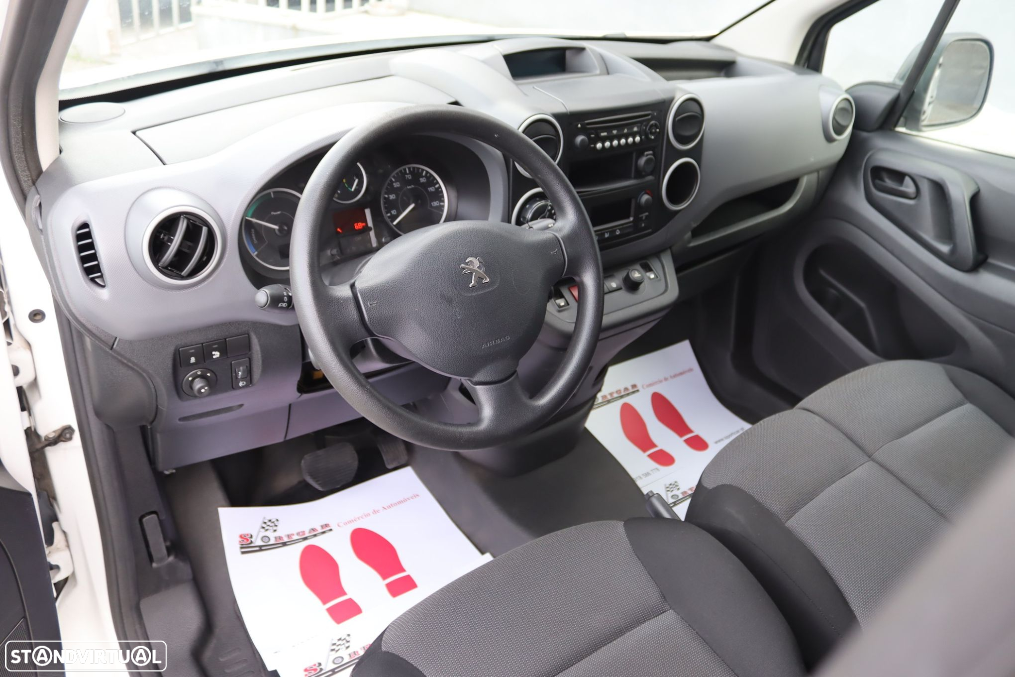 Peugeot e-Partner 50 kWh Premium Longa - 13
