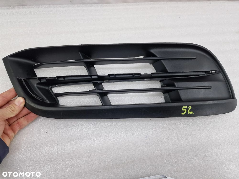 BMW F10 / F11 LIFT 13- PRAWA KRATKA BOCZNA ZDERZAKA PRZEDNIEGO PRZÓD , NR 51117331728 / 7331728 , NR AUKCJI C/52 - 1