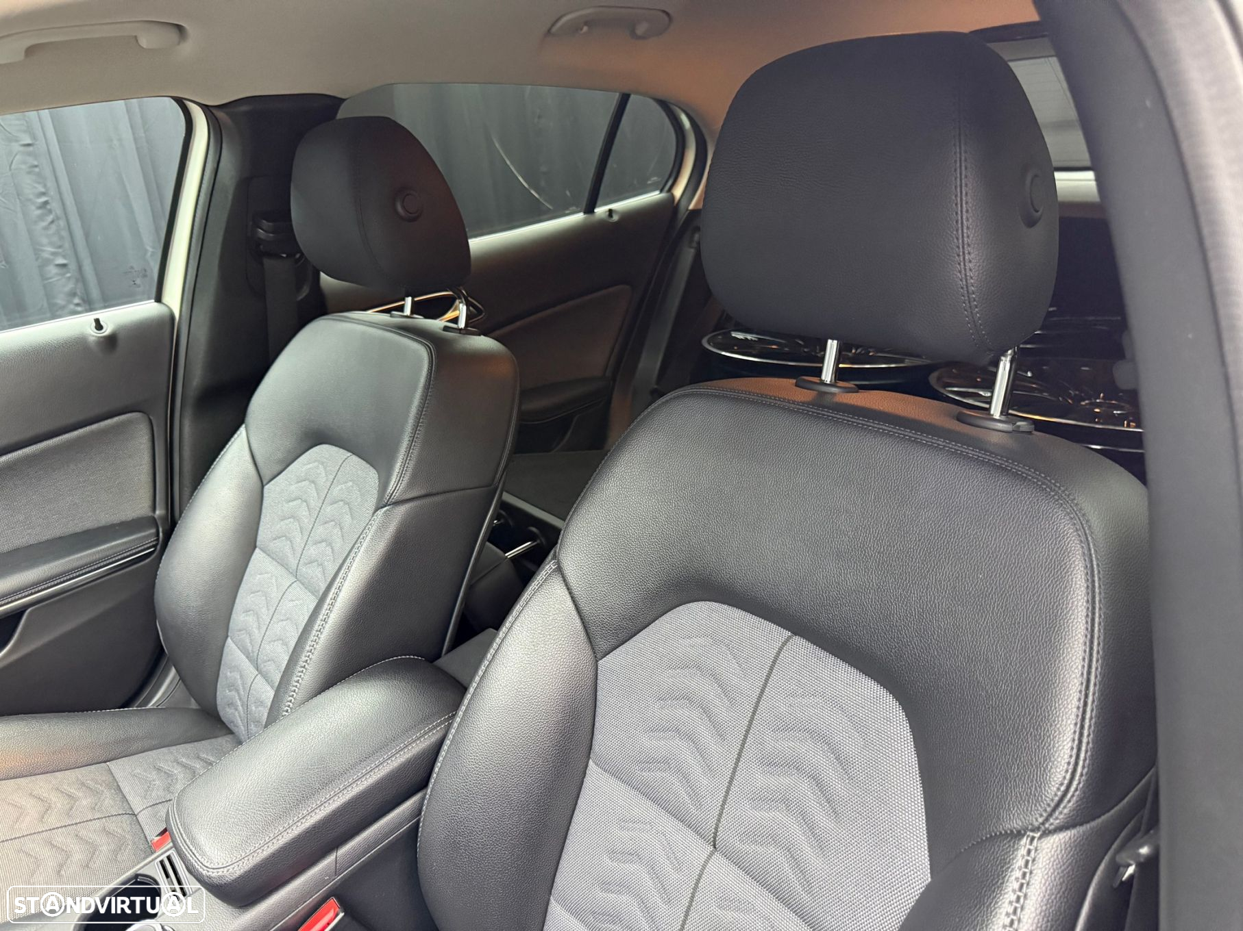 Mercedes-Benz GLA 200 (CDI) d 7G-DCT Urban - 8