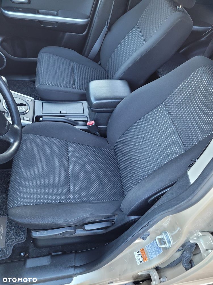 Suzuki Grand Vitara 2.0 De luxe - 10