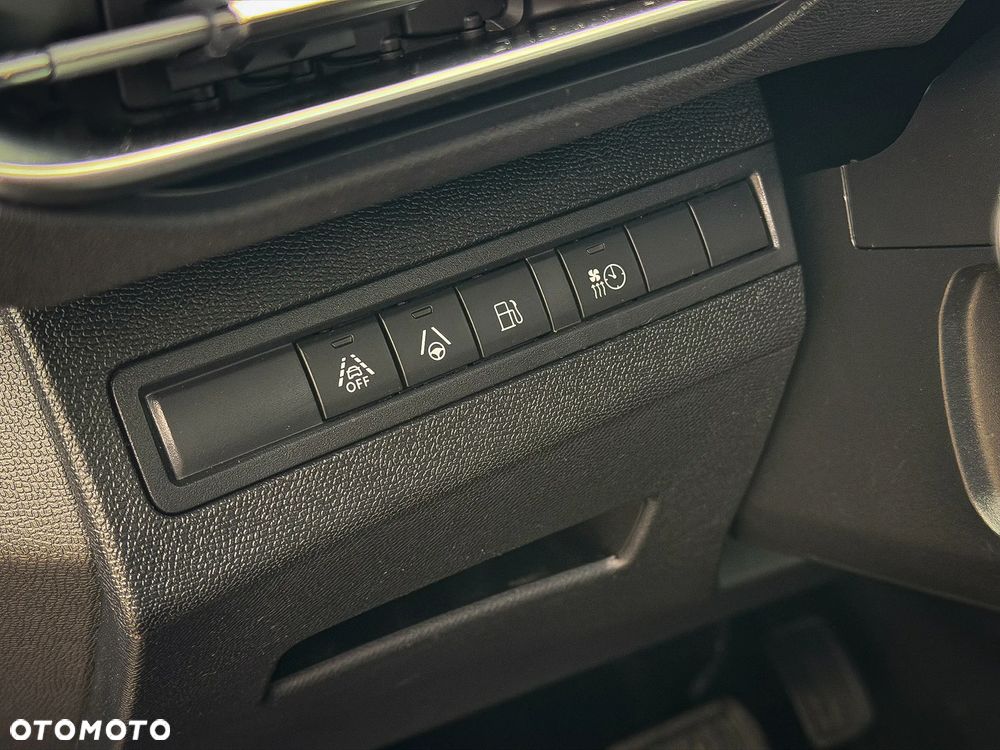 Peugeot 3008 1.6 PureTech HYbrid Allure S&S EAT8 - 17