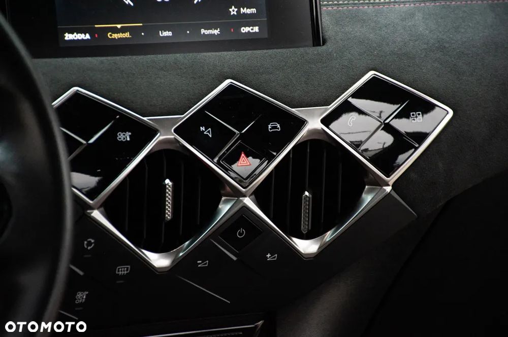 DS Automobiles DS 3 Crossback 1.5 BlueHDi Performance Line - 33