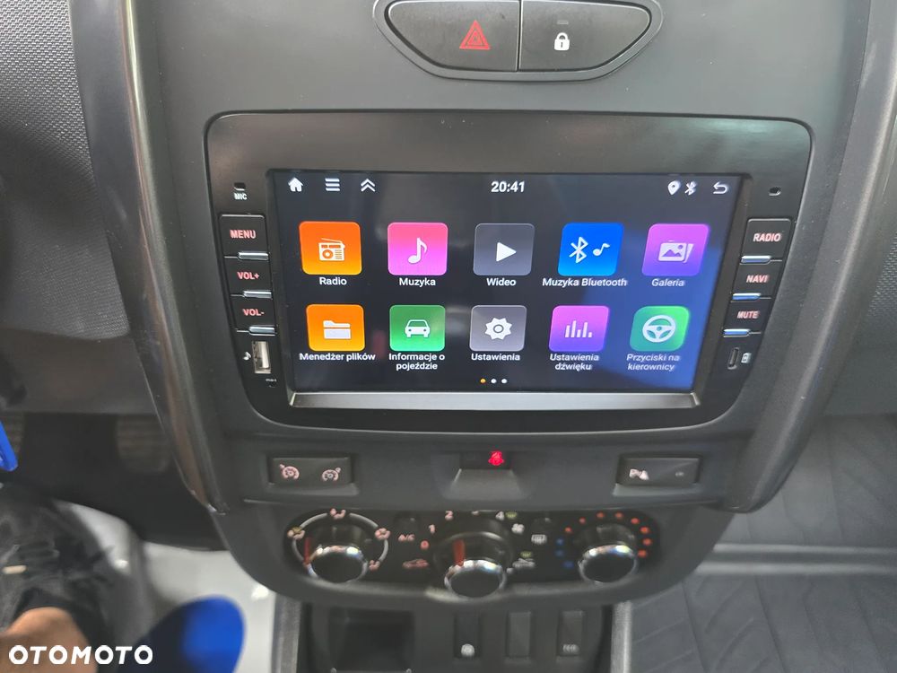 Dacia Duster TCe 125 4x2 Celebration - 11