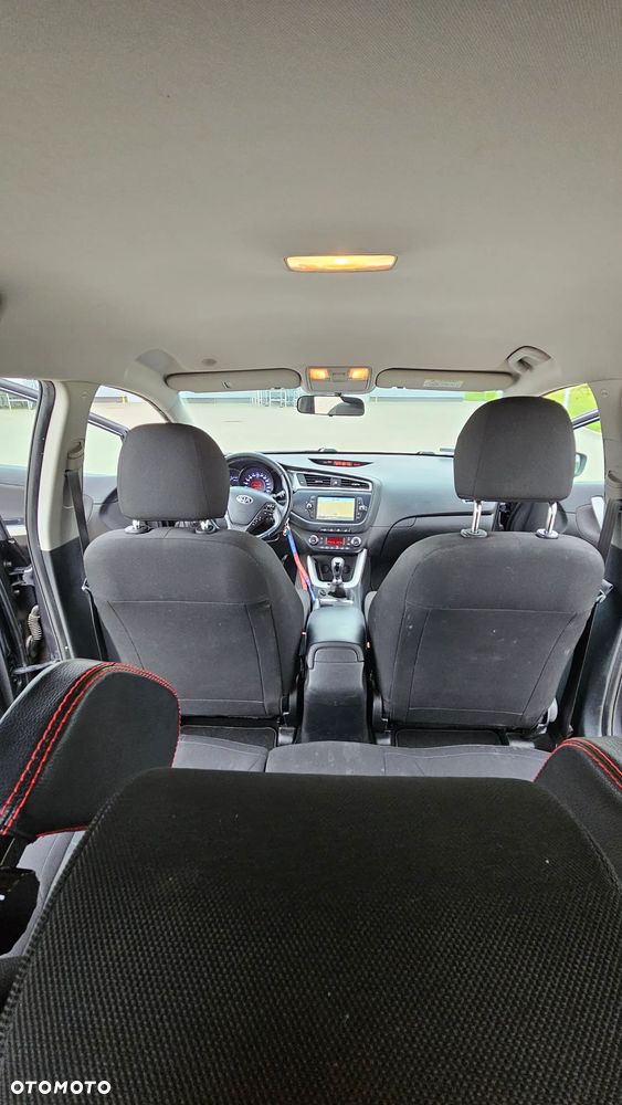 Kia Ceed - 10