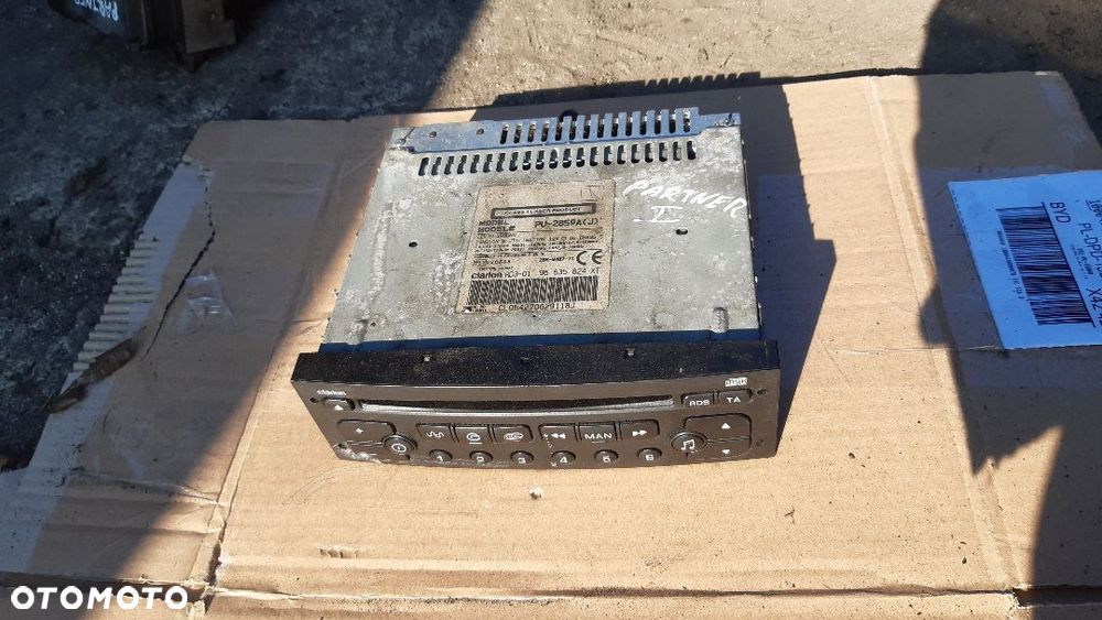 Peugeot Citroen radio 96635824XT - 1