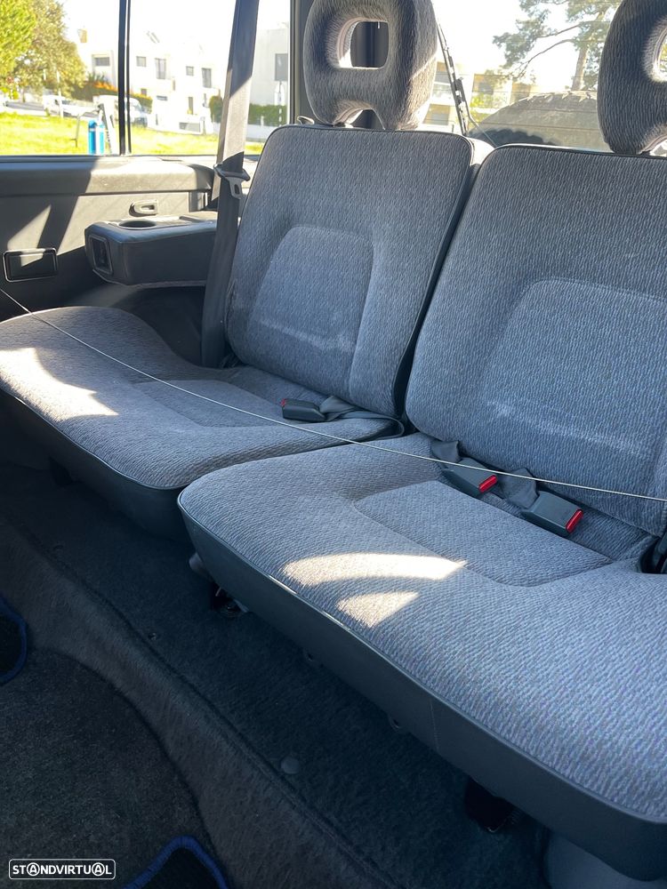 Mitsubishi Pajero 2.5 TDi GLX - 27